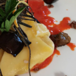 Raviolo allo spada, crema di datterino, patè di olive e melanzana in due consistenze-Barone d.o.o.