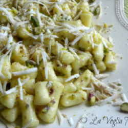 Tronchetti ai pistacchi e ricotta affumicata-Barone d.o.o.