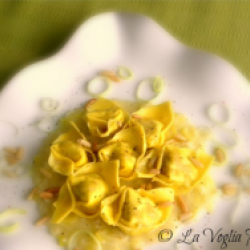 Tortelloni ai funghi Barone con salsa di porri pinoli e Malvasia-Barone S.r.l.