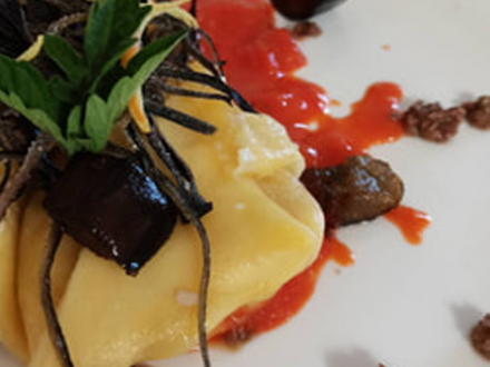 Raviolo allo spada, crema di datterino, patè di olive e melanzana in due consistenze-Barone d.o.o.