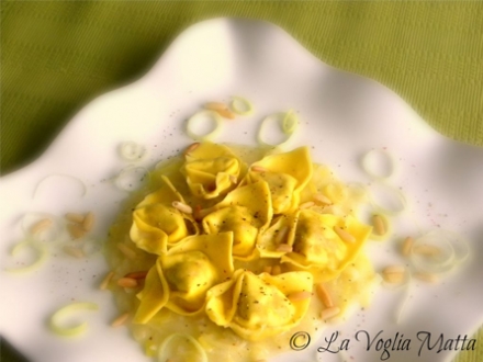 Tortelloni ai funghi Barone con salsa di porri pinoli e Malvasia-Barone S.r.l.
